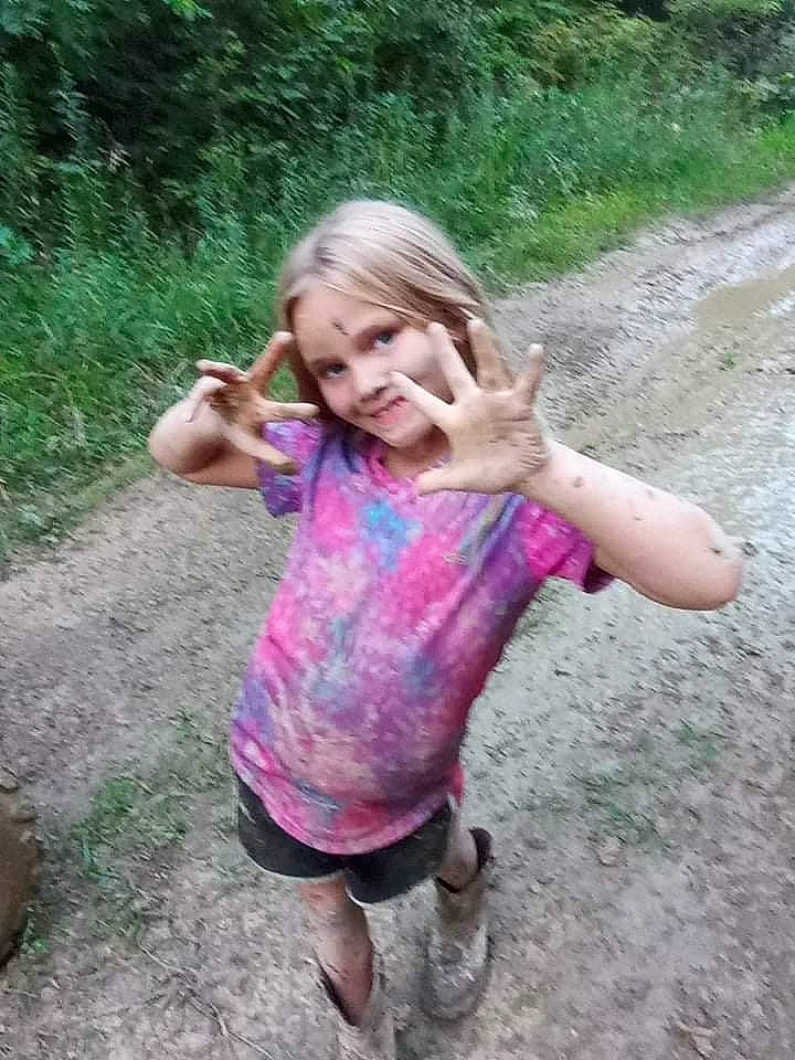 Serenity is registered to the contest to win money with this photo: child, finger, fun, grass, happy, joy, leisure, magenta, people_in_nature, person, plant, play, recreation, sandal, sleeve, smile, soil, t_shirt, thumb, toddler