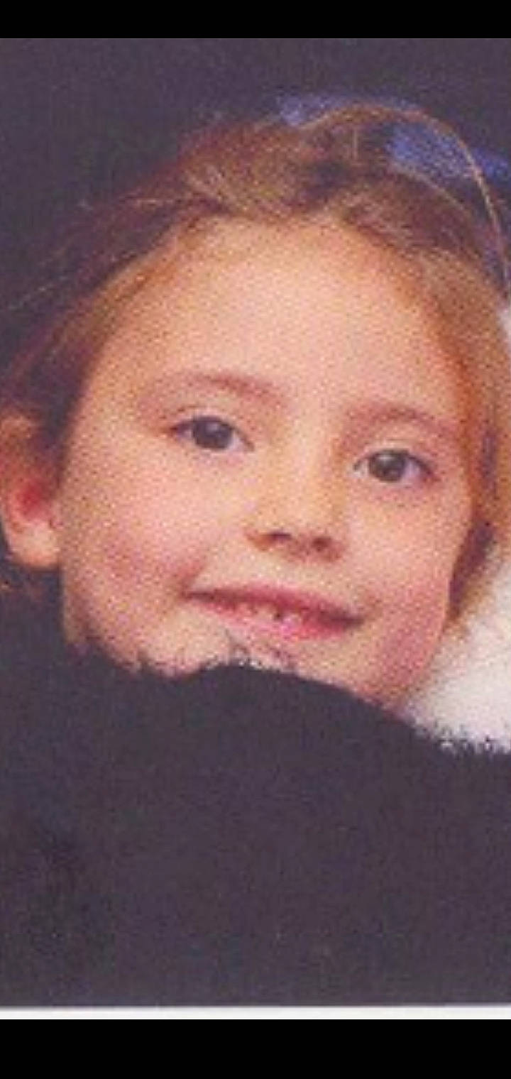 Lilou participe au concours pour gagner de l'argent avec cette photo : beard, cheek, child, chin, close_up, eye, eyebrow, face, facial_hair, forehead, hair, head, jaw, joy, lip, mouth, neck, nose, person, portrait