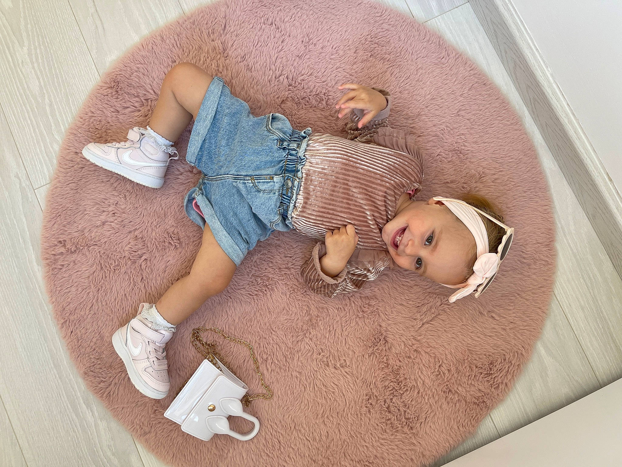 Alya participe au concours pour gagner de l'argent avec cette photo : art, baby_products, baby_sleeping, bedding, bedtime, child, comfort, doll, fashion_accessory, joy, linens, nap, pattern, person, room, sleep, sock, textile, thigh, toy