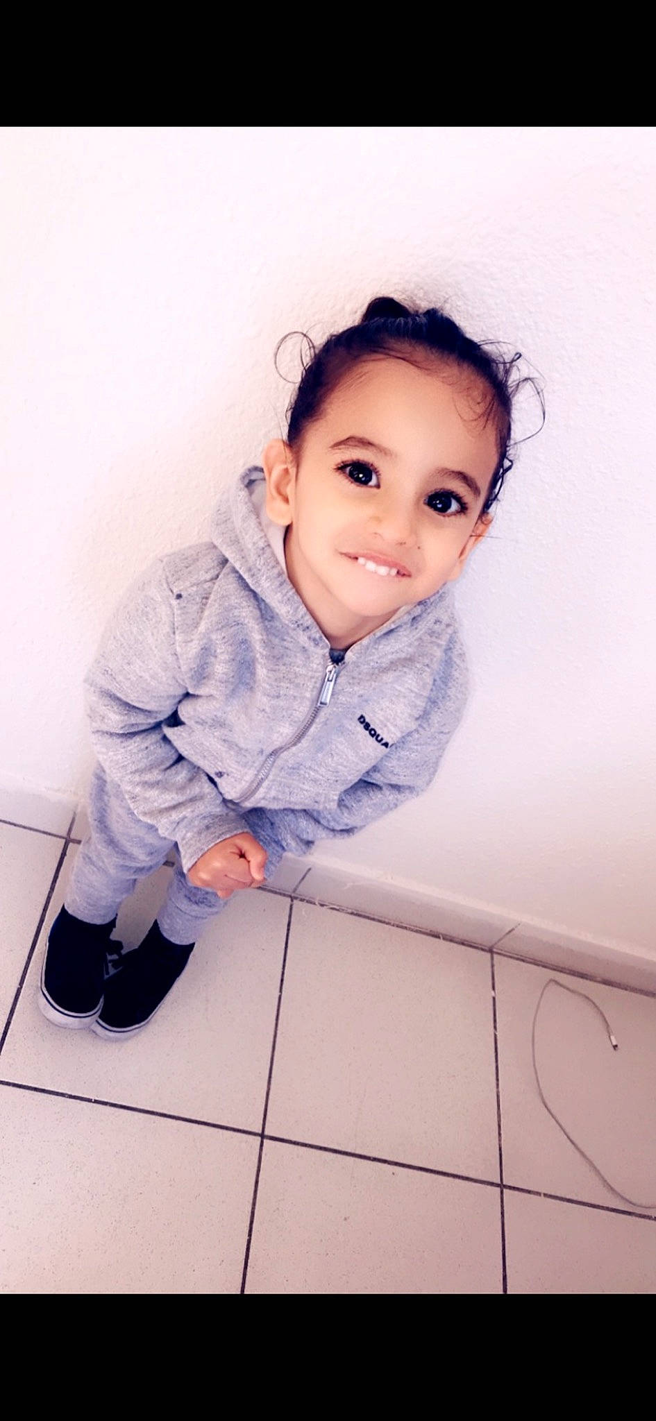 Mañuel a rejoint le concours — aidez-le/la à gagner de superbes lots ! baby, beauty, black_hair, cheek, child, chin, eye, eyebrow, face, forehead, head, joy, leg, lip, nose, outerwear, person, skin, smile, toddler