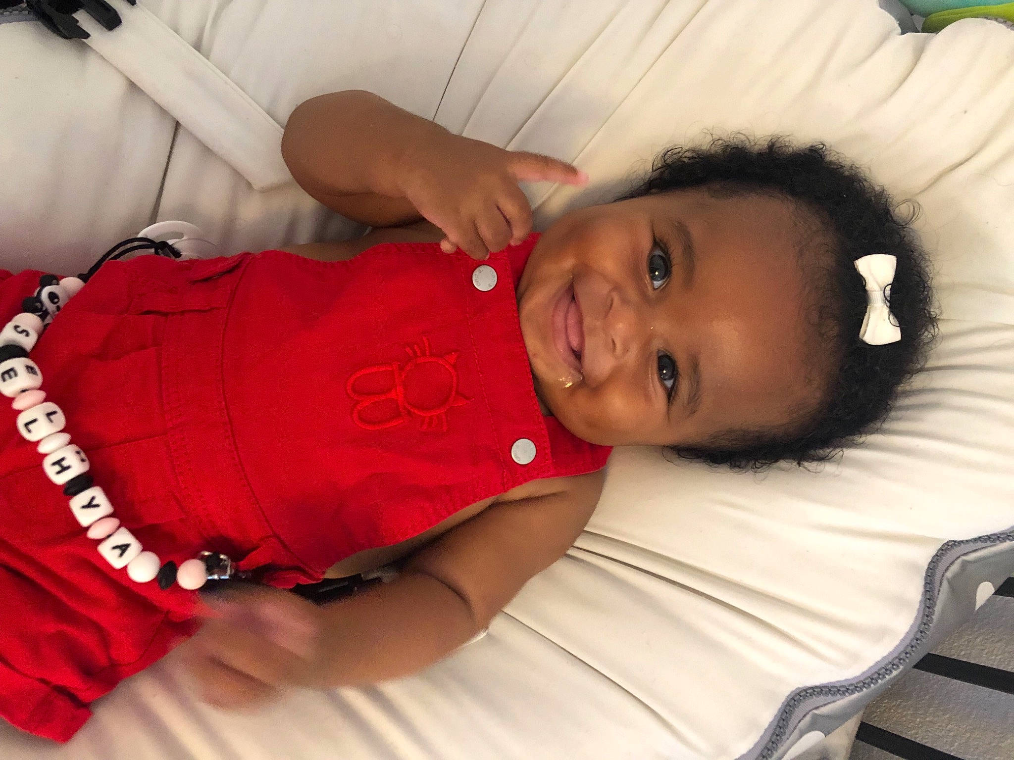 Selhya a rejoint le concours — aidez-le/la à gagner de superbes lots ! arm, baby, baby_toddler_clothing, cheek, child, comfort, elbow, eye, finger, happy, joy, lip, mouth, muscle, people, person, product, skin, sleeve, smile