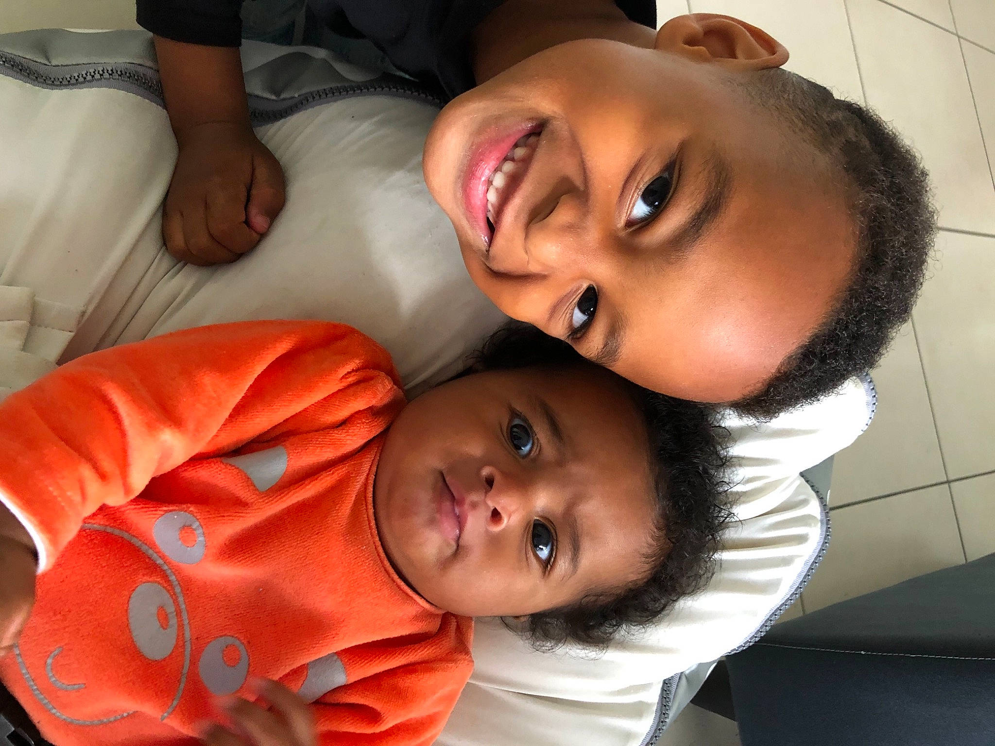 Mylhan participe au concours pour gagner de l'argent avec cette photo : arm, cheek, chin, comfort, eye, eyebrow, eyelash, finger, forehead, gesture, happy, iris, joy, lip, mouth, neck, nose, organ, person, skin