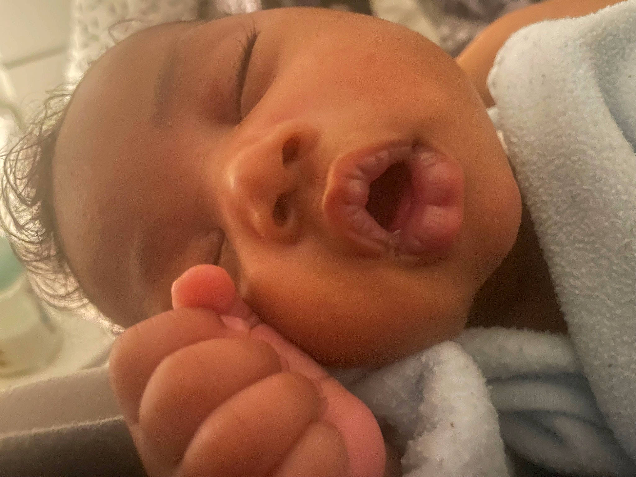 Ayden a rejoint le concours — aidez-le/la à gagner de superbes lots ! baby, cheek, child, comfort, ear, eyebrow, eyelash, finger, gesture, happy, iris, lip, mouth, neck, nose, person, product, skin, smile, thumb