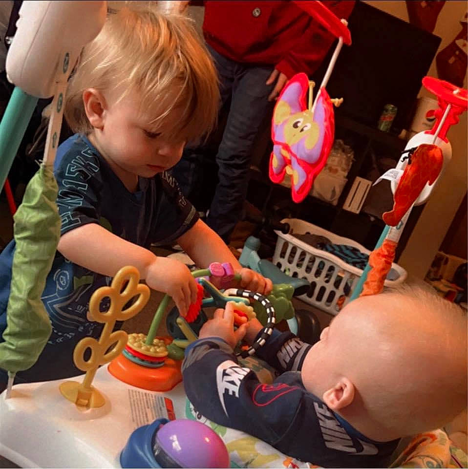 Franklin is registered to the contest to win money with this photo: baby, baby_toys, child, event, fun, happy, human, leisure, organ, party_supply, person, play, product, room, sharing, sitting, snapshot, stuffed_toy, toddler, toy