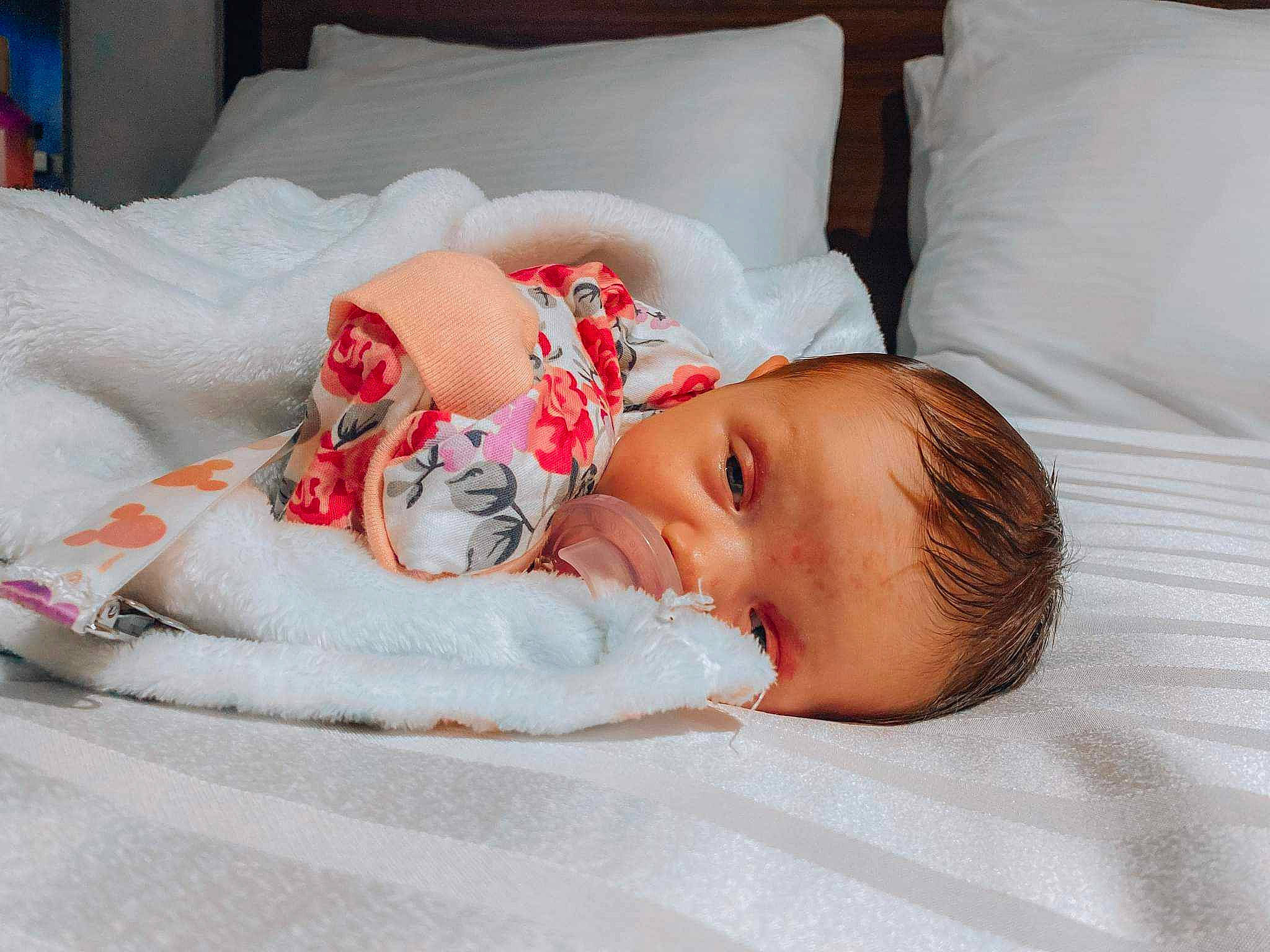 Realynn is registered to the contest to win money with this photo: baby, baby_products, baby_sleeping, baby_toddler_clothing, bedding, bedtime, carmine, child, comfort, couch, illustration, linens, nap, person, portrait_photography, room, sleep, sleeve, textile, toddler