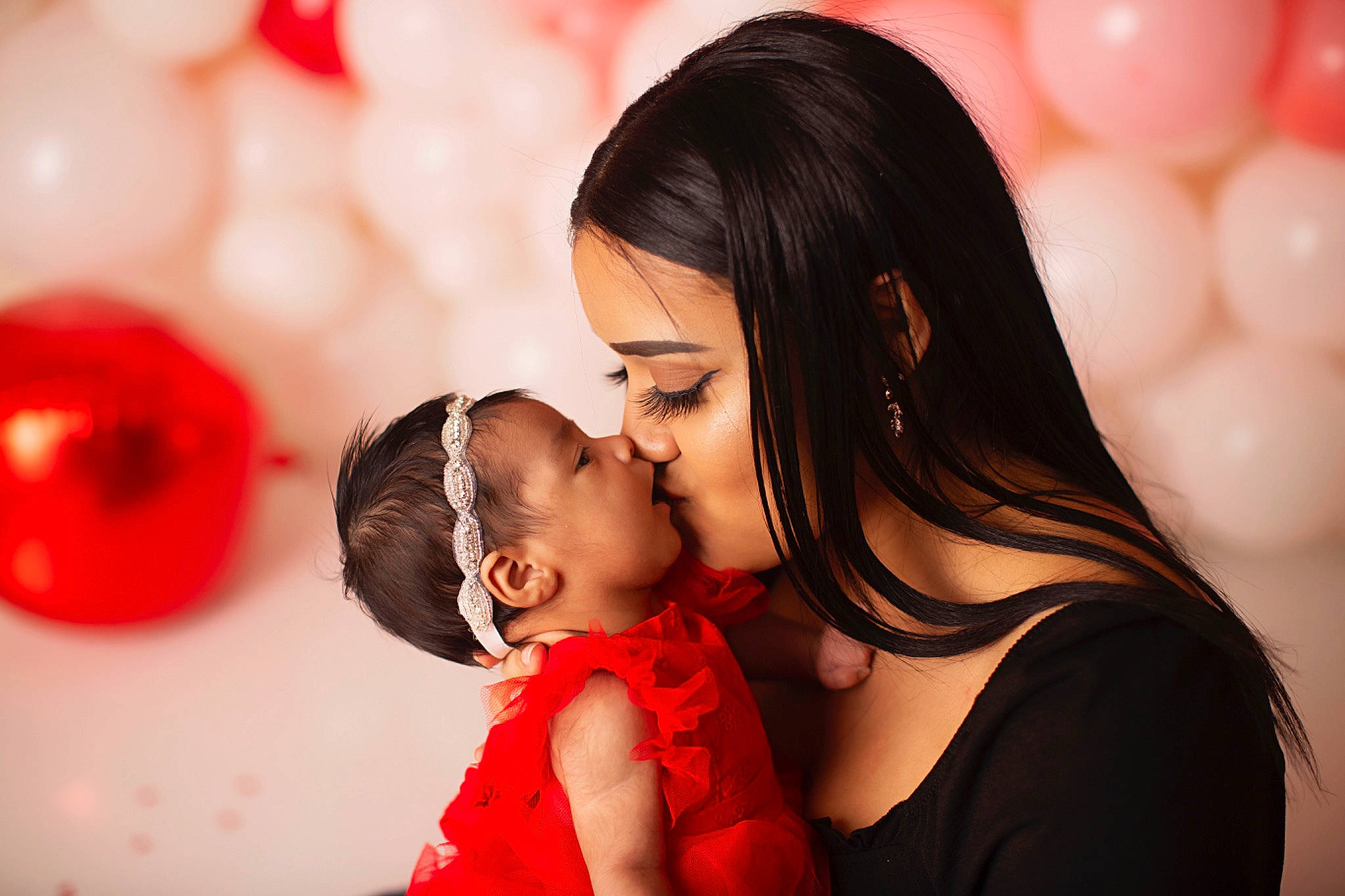 Azaila is registered to the contest to win money with this photo: balloon, beauty, black_hair, dress, event, facial_expression, flash_photography, fun, gesture, hand, happy, human, interaction, lip, organ, people, people_in_nature, person, red, skin