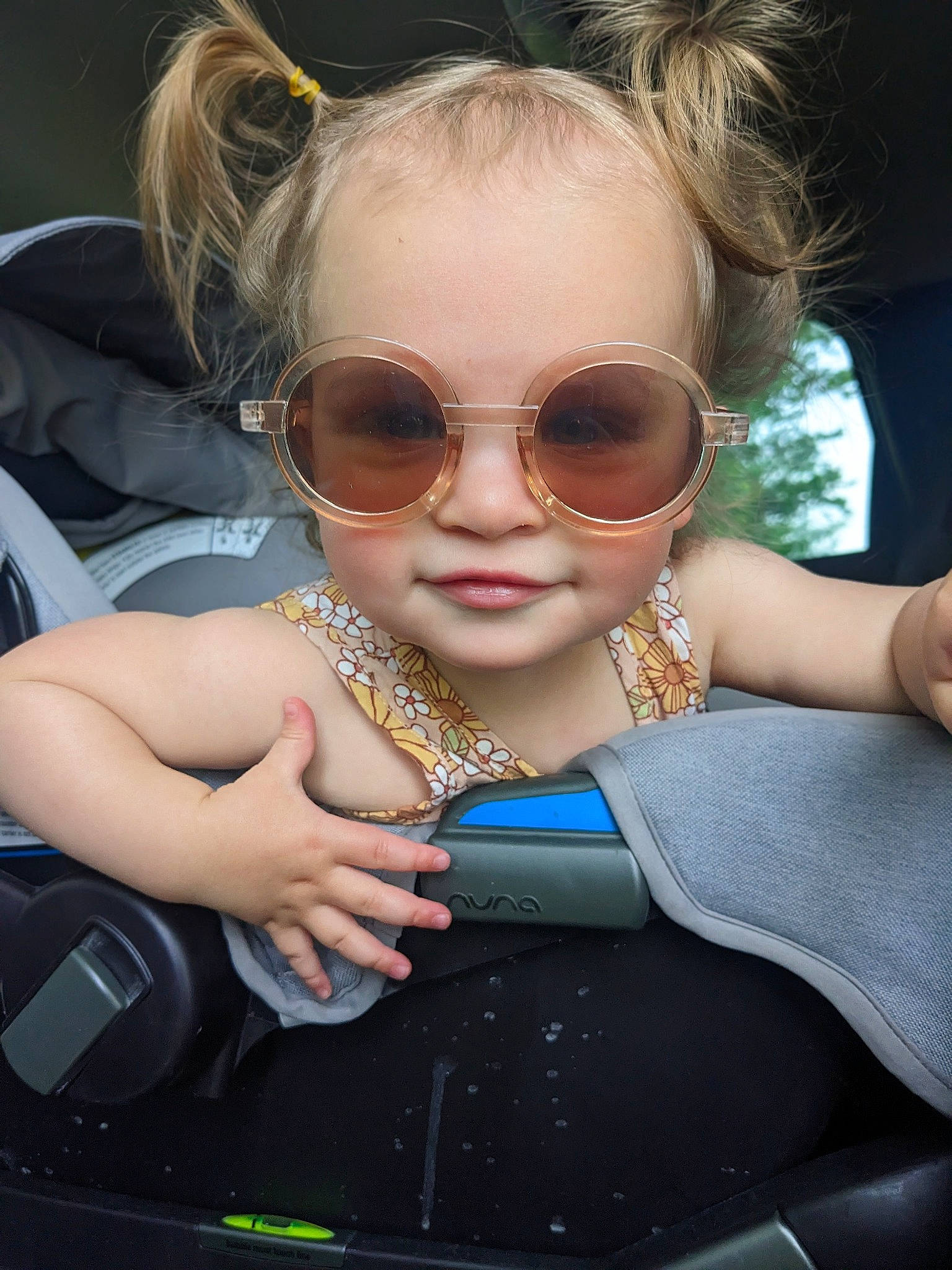 Esme is registered to the contest to win money with this photo: blond, child, cool, eyebrow, eyelash, eyewear, flash_photography, fun, glasses, goggles, hairstyle, happy, iris, lip, person, personal_protective_equipment, skin, smile, sunglasses, toddler