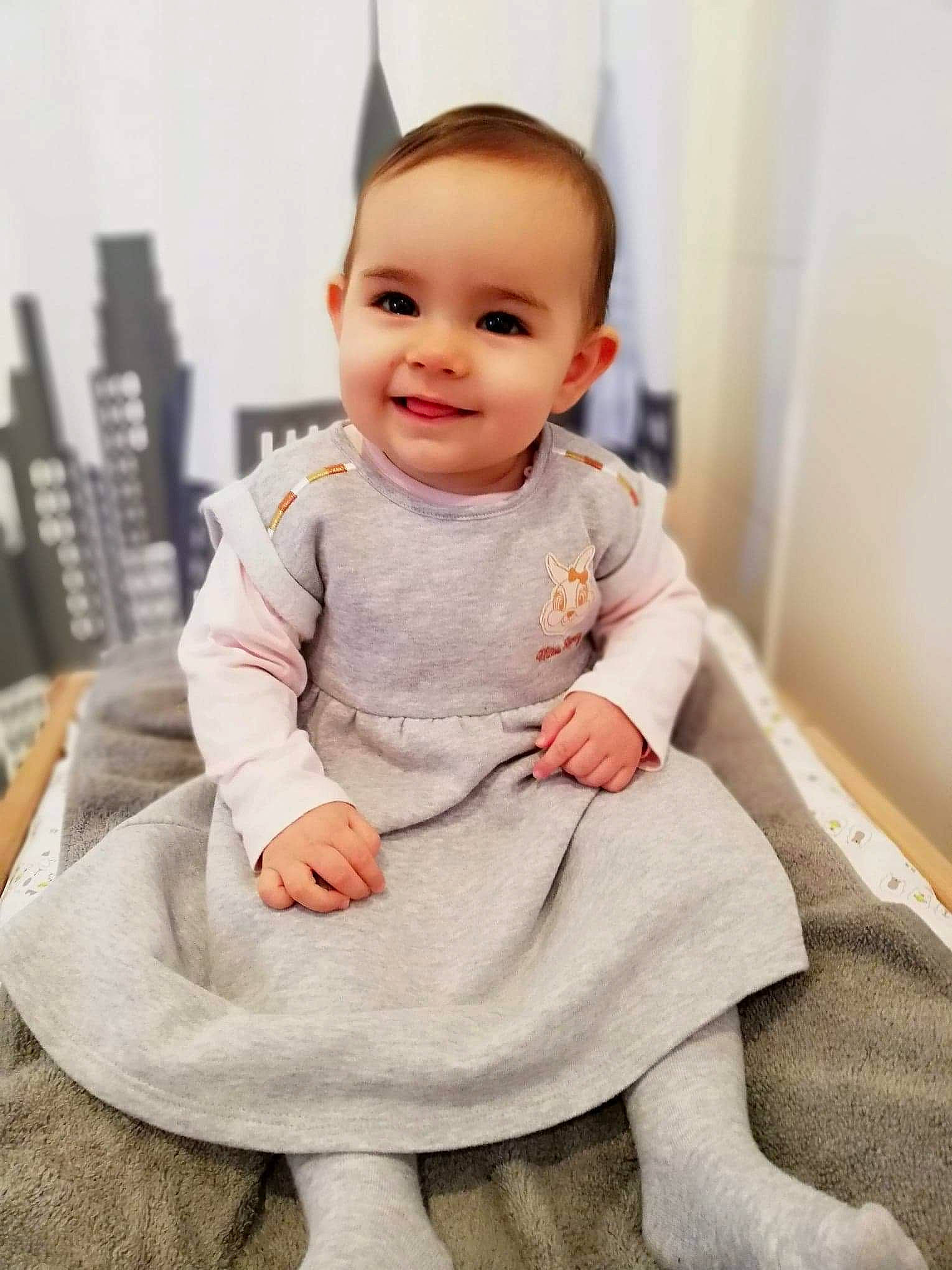 Elena a rejoint le concours — aidez-le/la à gagner de superbes lots ! child, girl, infant, joy, outerwear, person, product, sleeve, textile, toddler