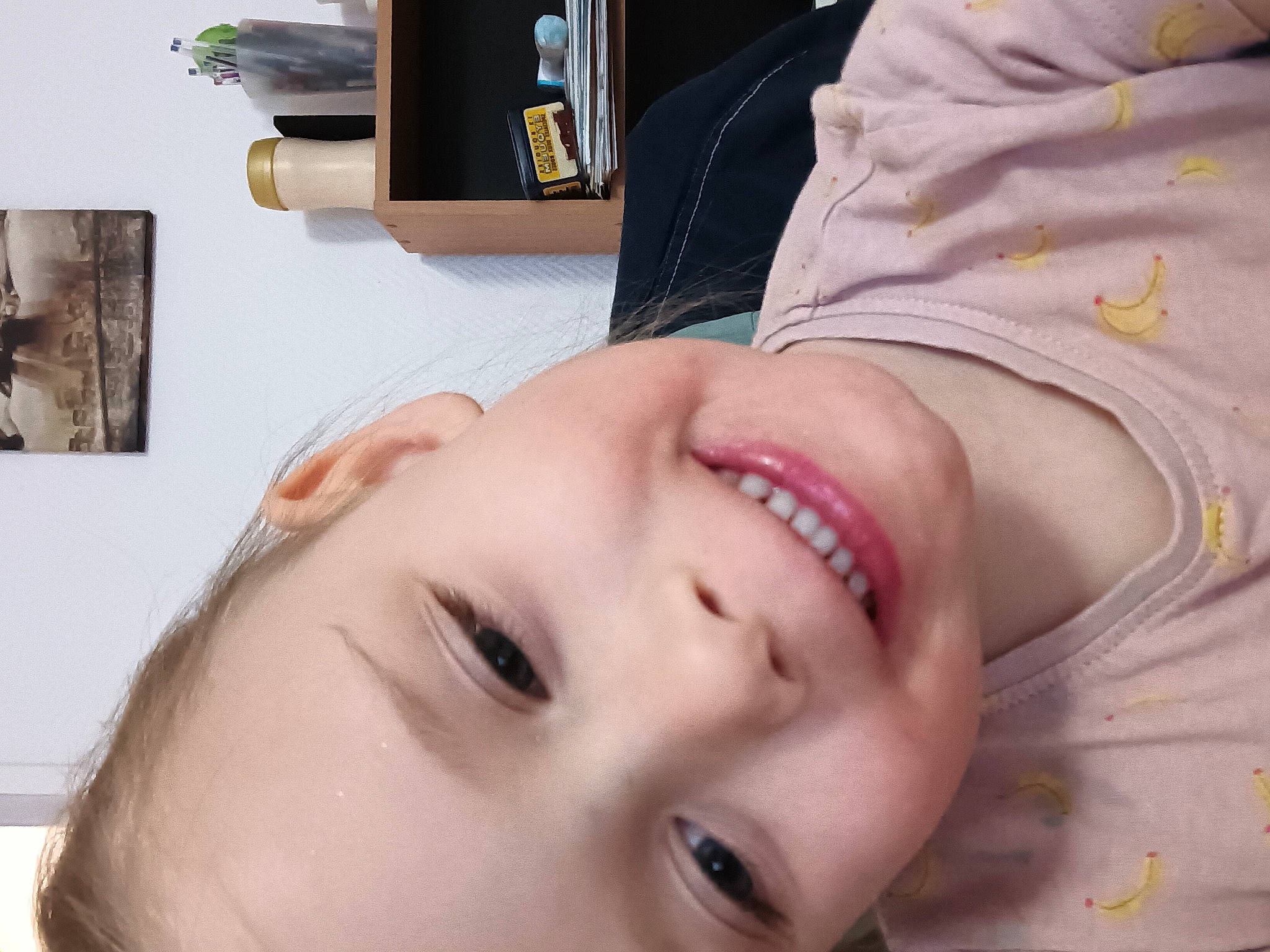 Iris a rejoint le concours — aidez-le/la à gagner de superbes lots ! baby, cheek, child, chin, ear, eye, eyebrow, eyelash, forehead, fun, happy, jaw, joy, lip, mouth, neck, nose, person, skin, smile