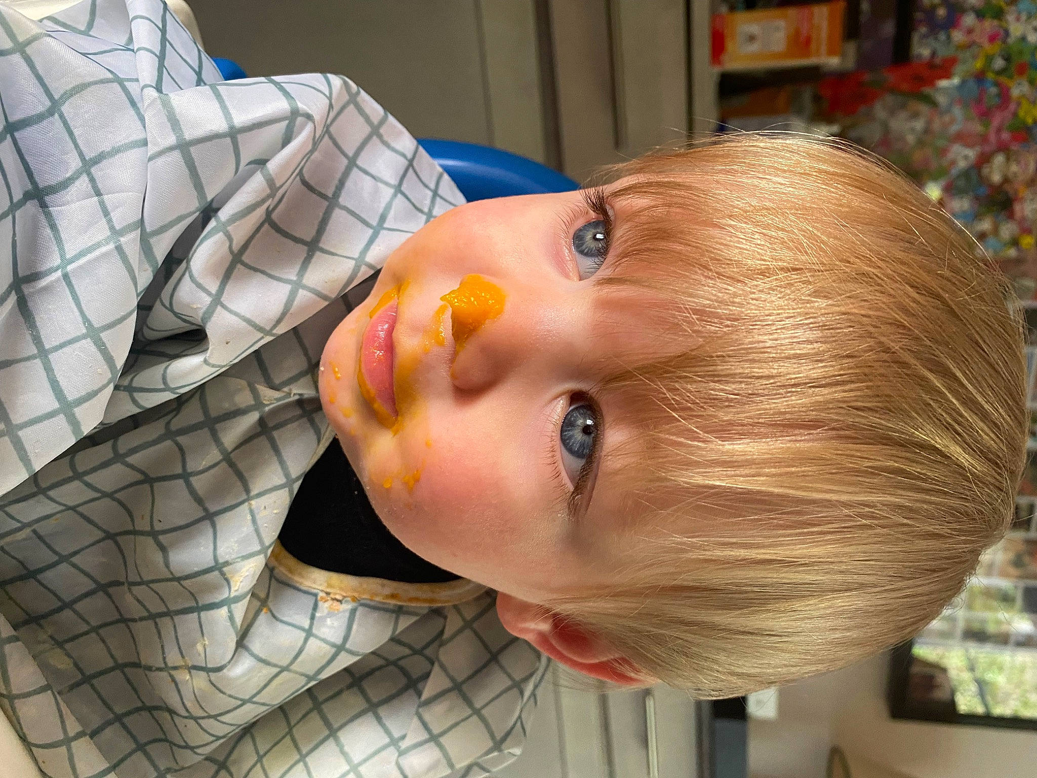 Daryl participe au concours pour gagner de l'argent avec cette photo : cheek, child, chin, eyelash, eyewear, fast_food, food, fun, lip, nose, pattern, peach, person, smile, sunglasses, toddler, toy, wood