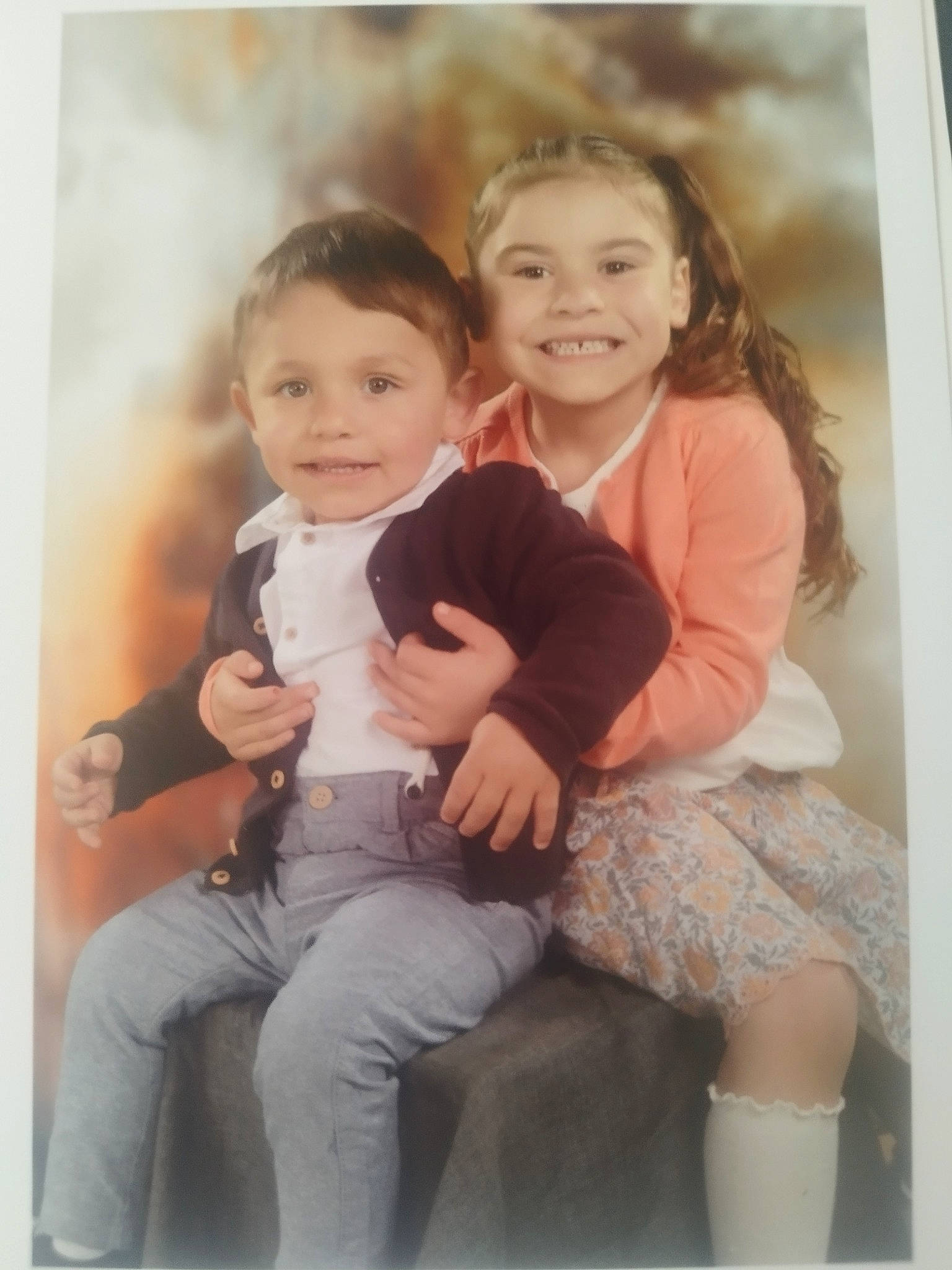 Nawel participe au concours pour gagner de l'argent avec cette photo : baby, baby_toddler_clothing, beauty, cheek, child, clothing, comfort, flash_photography, fun, gesture, happy, joy, monochrome_photography, person, portrait_photography, sitting, sleeve, smile, standing, stock_photography