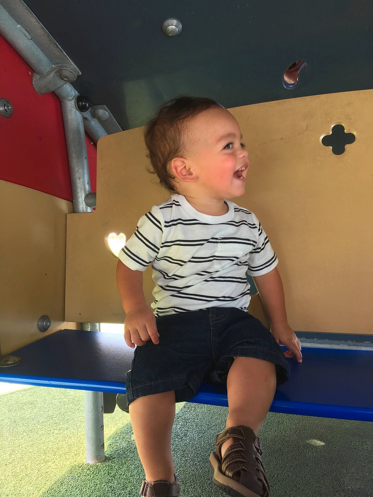 Alessandro is registered to the contest to win money with this photo: arm, child, finger, fun, joint, knee, leg, leisure, person, play, shoulder, sitting, skin, standing, toddler