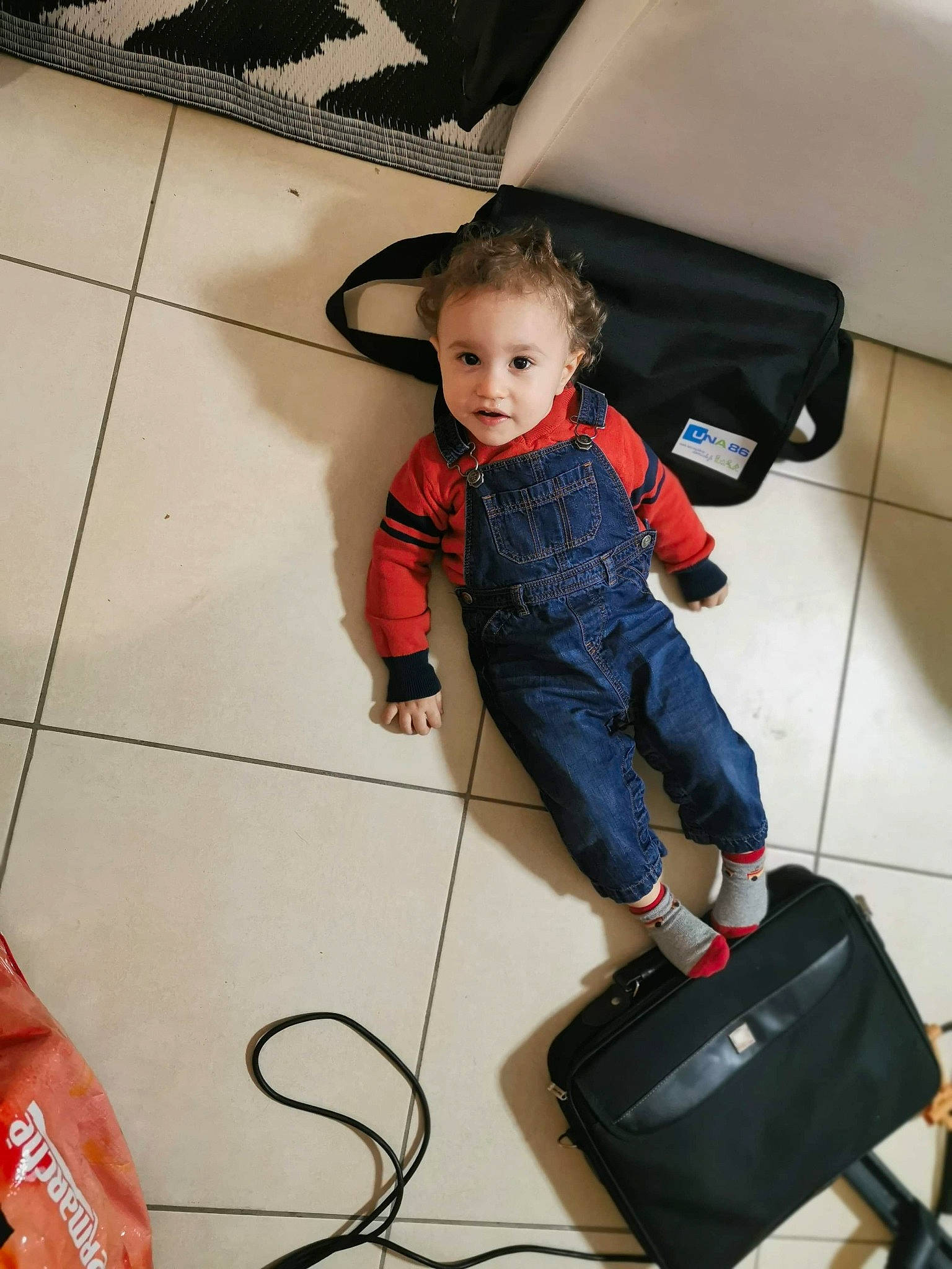 Edhen participe au concours pour gagner de l'argent avec cette photo : child, person, toddler