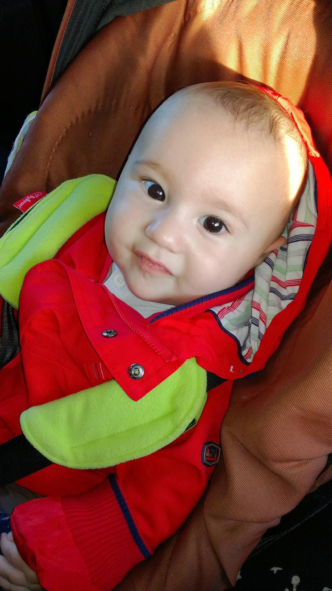 Edhen a rejoint le concours — aidez-le/la à gagner de superbes lots ! boy, cheek, child, eye, face, fun, girl, head, infant, iris, lip, mouth, nose, organ, person, product, red, skin, smile, toddler