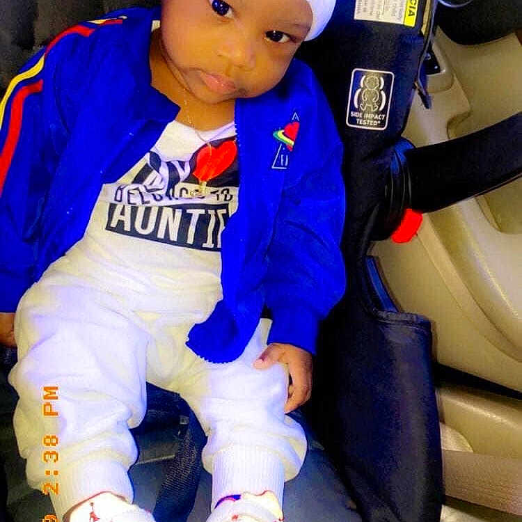 Jataveon is registered to the contest to win money with this photo: baseball_equipment, baseball_player, baseball_uniform, bat_and_ball_games, blue, cool, glove, helmet, jersey, personal_protective_equipment, player, shoe, sneakers, sports_equipment, sports_gear, sports_uniform, toddler, toy, vehicle_door, white