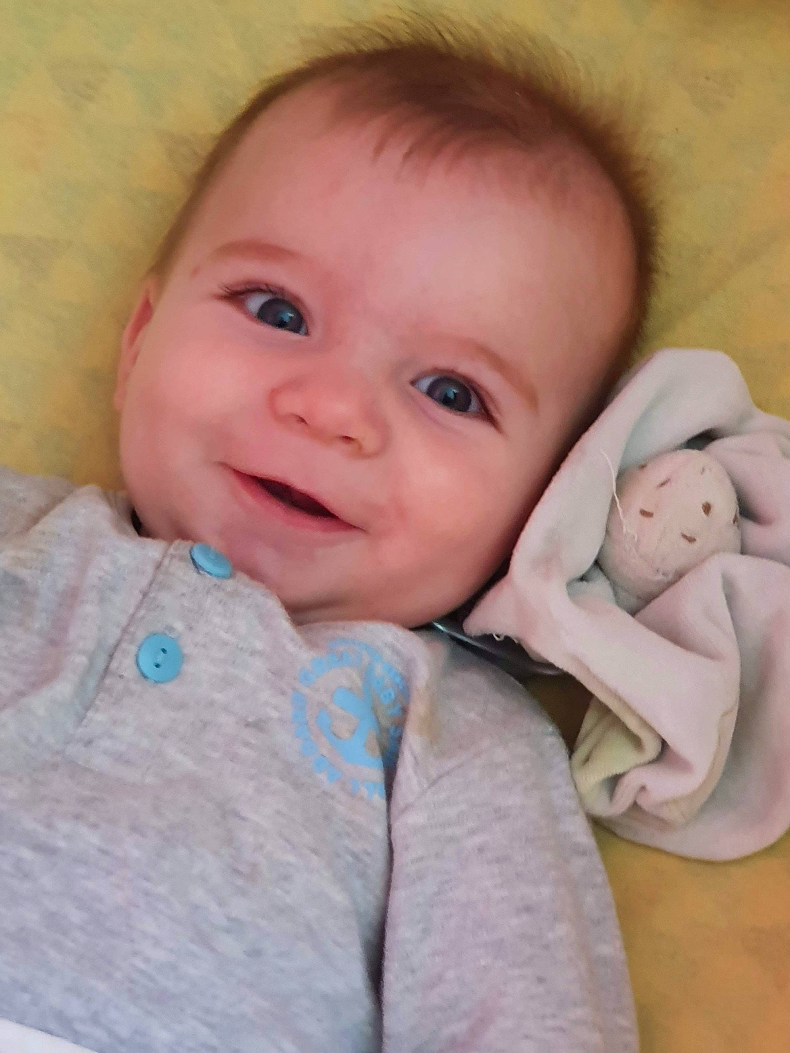 Aloïs a rejoint le concours — aidez-le/la à gagner de superbes lots ! baby, baby_making_funny_faces, cheek, child, chin, eye, face, head, iris, joy, lip, mouth, nose, person, skin, smile, toddler