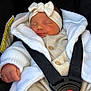 Mïa a rejoint le concours — aidez-le/la à gagner de superbes lots ! baby, newborn, sleeping, car_seat, knitted_clothing, white_bow, white_jacket, baby_hand, baby_face, infant, seatbelt, closeup, cute, bundle, cozy, child, infant_clothing, car_safety, soft_texture, peaceful