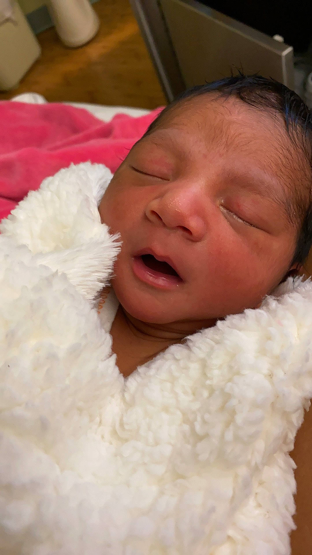 Marcel is registered to the contest to win money with this photo: baby, cheek, chin, close_up, comfort, ear, eyebrow, eyelash, finger, happy, iris, lip, mammal, mouth, neck, nose, person, pink, skin, textile