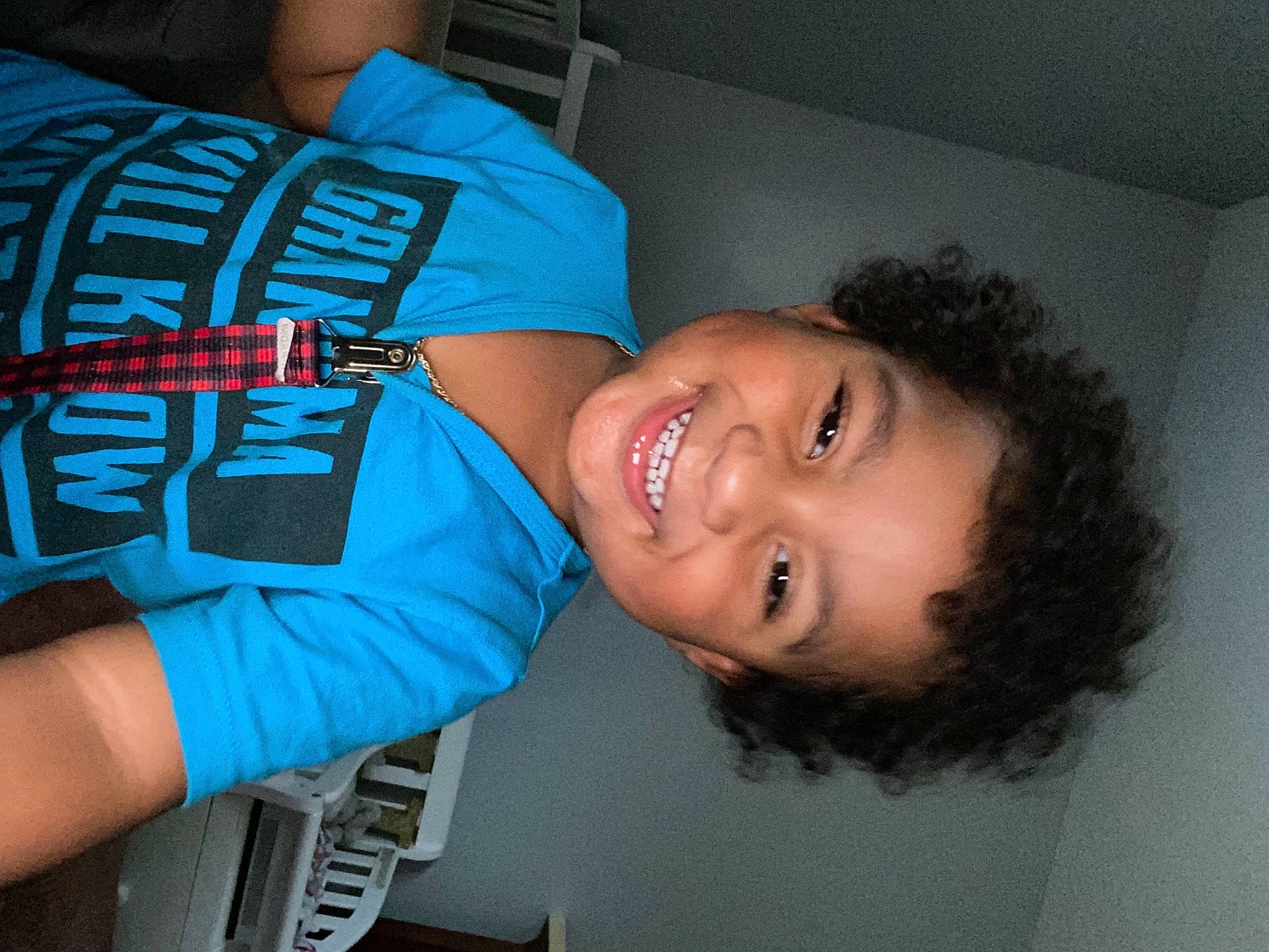 Marcel is registered to the contest to win money with this photo: cheek, chest, cool, ear, elbow, facial_expression, finger, hairstyle, happy, human_body, jaw, joint, joy, mouth, muscle, neck, nose, person, shoulder, skin