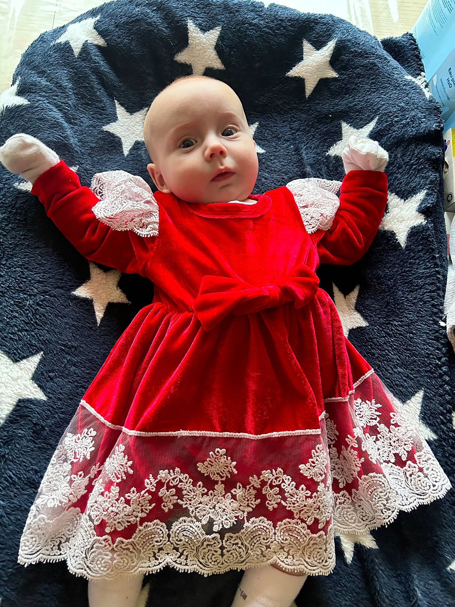 Fanny participe au concours pour gagner de l'argent avec cette photo : baby, baby_toddler_clothing, child, costume, day_dress, doll, dress, embellishment, fur, human_body, magenta, pattern, person, pink, ruffle, sitting, sleeve, t_shirt, toddler, wool