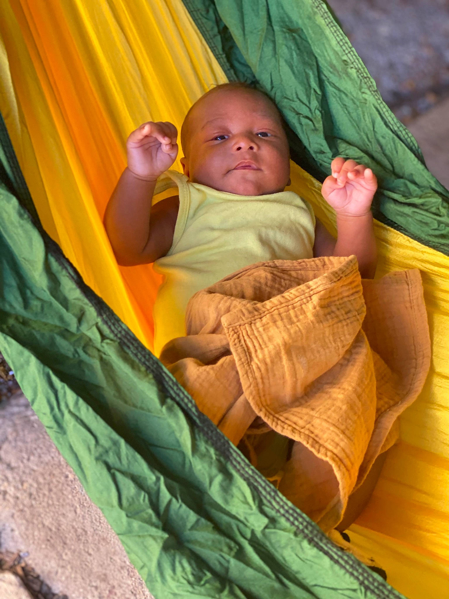 Daélann participe au concours pour gagner de l'argent avec cette photo : adaptation, baby, baby_products, bedtime, child, comfort, fun, grass, hammock, happy, leisure, linens, people_in_nature, person, play, room, sitting, tints_and_shades, toddler, tree