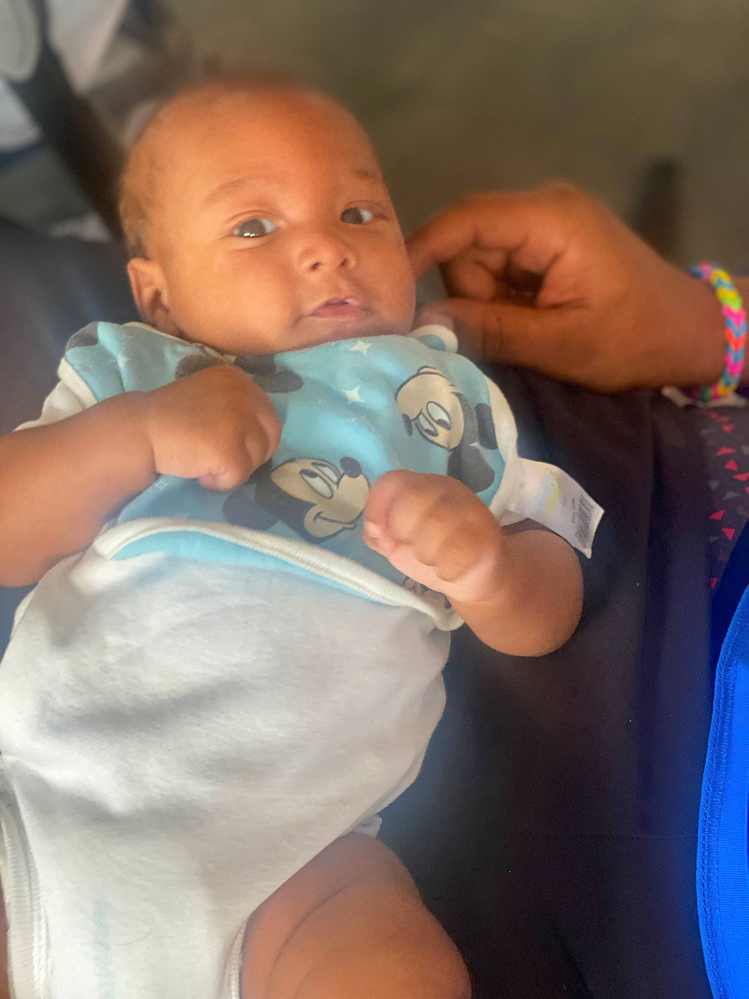 Daélann a rejoint le concours — aidez-le/la à gagner de superbes lots ! azure, baby, baby_toddler_clothing, cheek, comfort, drinkware, ear, eyebrow, finger, gesture, health_care, iris, joint, mouth, nail, neck, nose, person, shoulder, skin