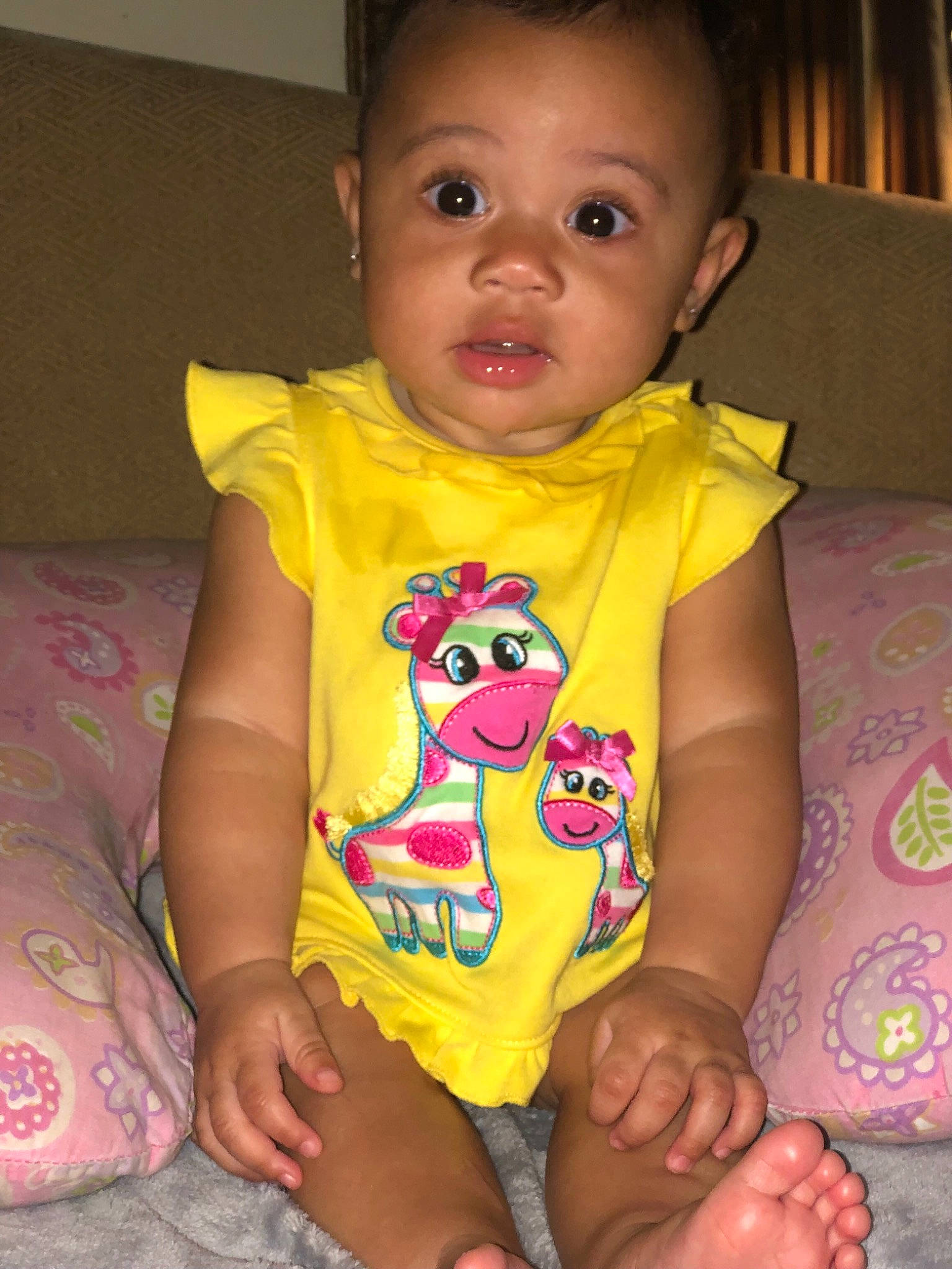 Majesty is registered to the contest to win money with this photo: baby, baby_toddler_clothing, cheek, chin, comfort, eye, face, facial_expression, finger, happy, head, human_body, iris, lip, mouth, neck, nose, person, pink, skin