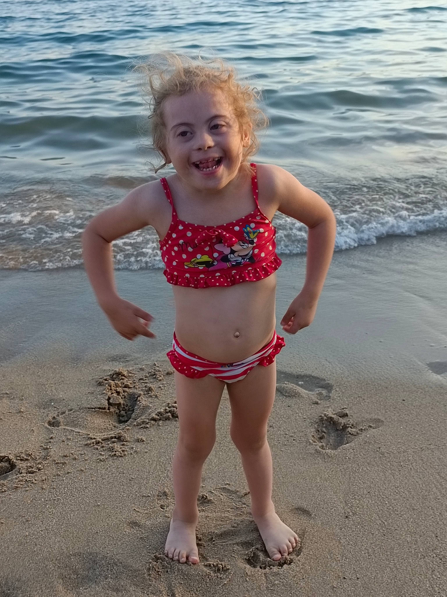 Pauline participe au concours pour gagner de l'argent avec cette photo : barefoot, beach, chest, fun, hair, happy, human_body, joy, people_in_nature, people_on_beach, person, smile, standing, swimwear, thigh, toddler, trunk, undergarment, underpants, vertebrate
