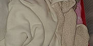Lyna a rejoint le concours — aidez-le/la à gagner de superbes lots ! baby, bed, blanket, child, comfort, cozy, crib, cute, fabric, indoors, infant, peaceful, person, pink, plush, rest, sleeping, soft, teddy_bear, warm