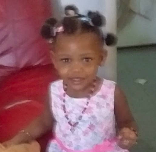 Halimatou participe au concours pour gagner de l'argent avec cette photo : beauty, cheek, child, cool, eye, eyebrow, face, facial_expression, forehead, fun, hair, hairstyle, head, human, lip, nose, person, pink, skin, smile