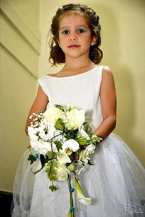 Angelina a rejoint le concours — aidez-le/la à gagner de superbes lots ! beauty, bridal_clothing, bride, dress, floristry, flower, flower_arranging, flower_bouquet, girl, gown, hair, hair_accessory, hairstyle, headpiece, marriage, person, photo_shoot, shoulder, veil, wedding