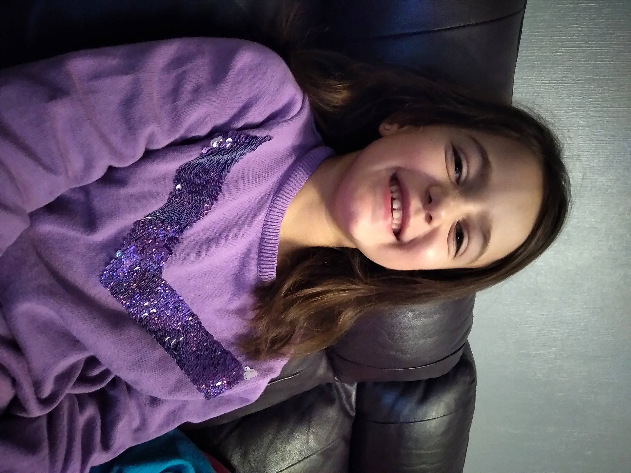 Lucie participe au concours pour gagner de l'argent avec cette photo : cheek, chin, eye, eyebrow, eyelash, face, flash_photography, hairstyle, head, iris, jaw, joy, lip, mouth, neck, nose, person, purple, skin, sleeve