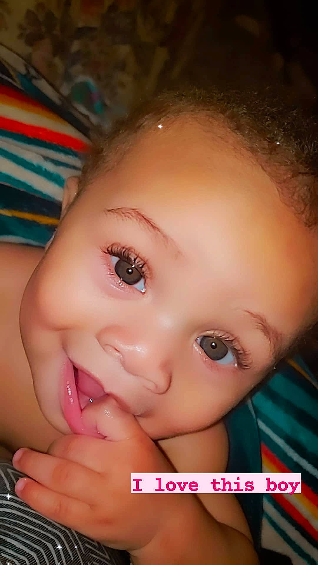 Daryl is registered to the contest to win money with this photo: cheek, ear, eye, eyebrow, eyelash, face, facial_expression, forehead, gesture, hand, happy, human_body, iris, lip, mouth, neck, nose, organ, person, skin