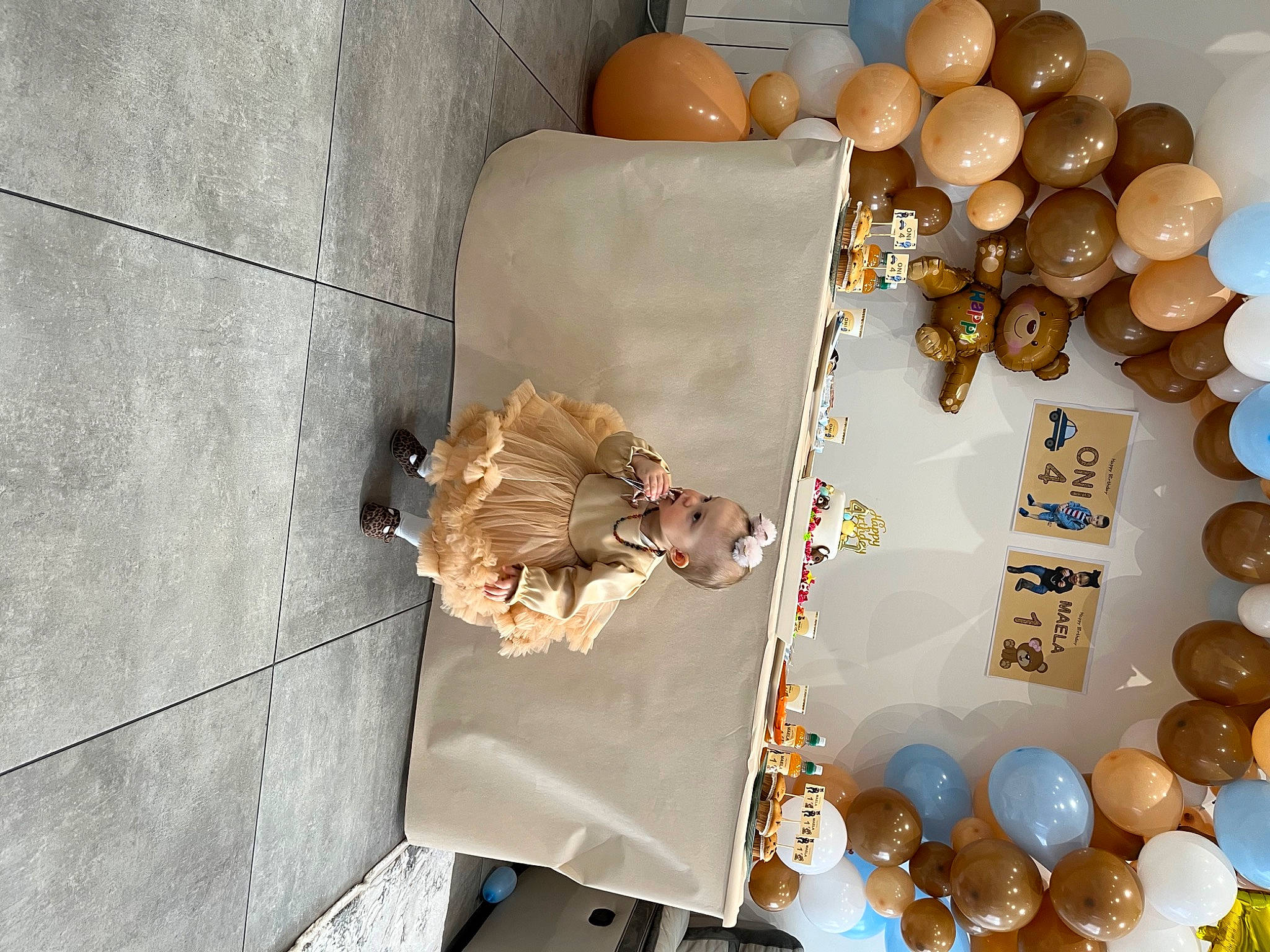 Maela participe au concours pour gagner de l'argent avec cette photo : art, circle, concrete, craft, event, fashion_accessory, flooring, font, food, jewellery, party_supply, pattern, peach, person, plastic, room, textile, urban_design, wood