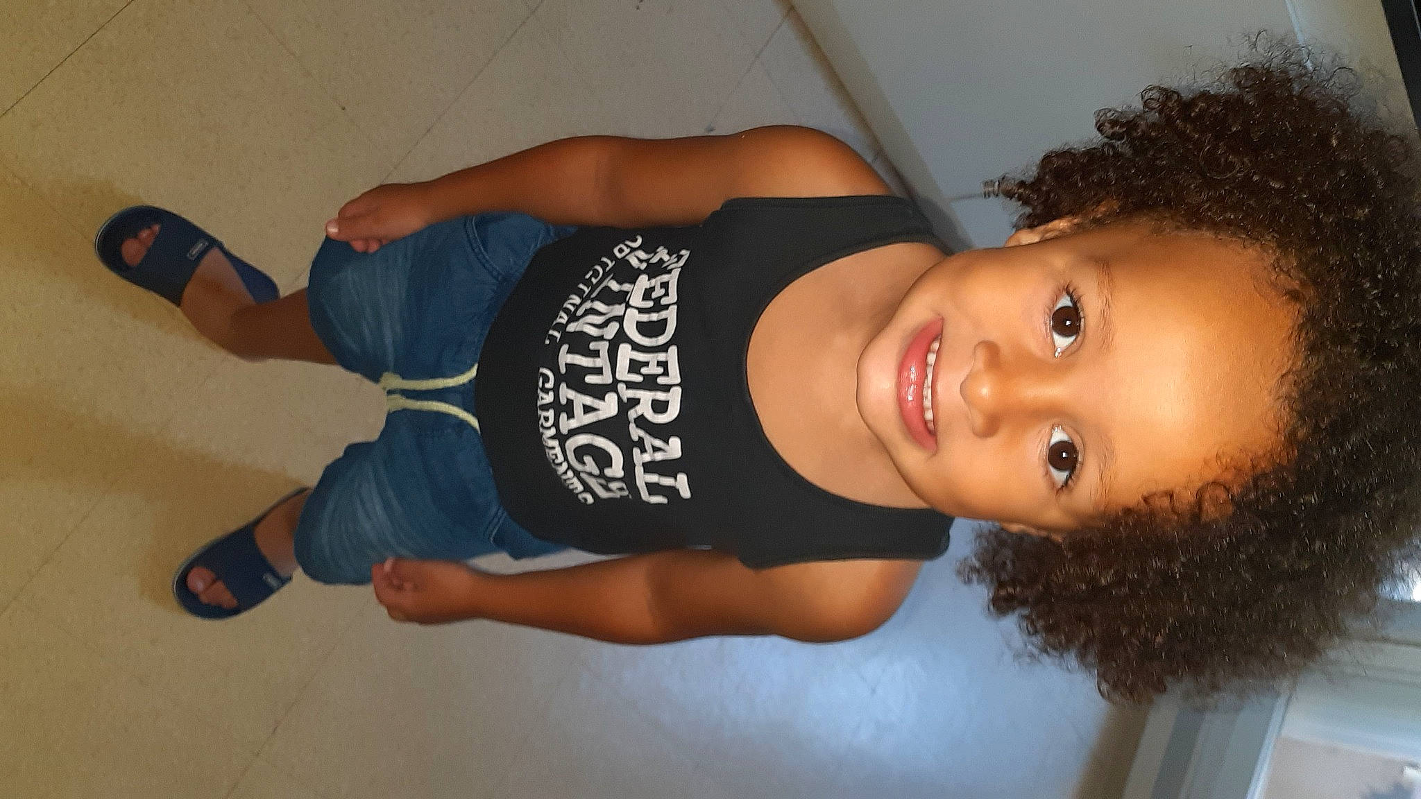 Yonley a rejoint le concours — aidez-le/la à gagner de superbes lots ! arm, black_hair, dress, elbow, eye, face, flash_photography, happy, human_body, joint, joy, leg, mouth, muscle, neck, nose, person, shoulder, smile, thigh