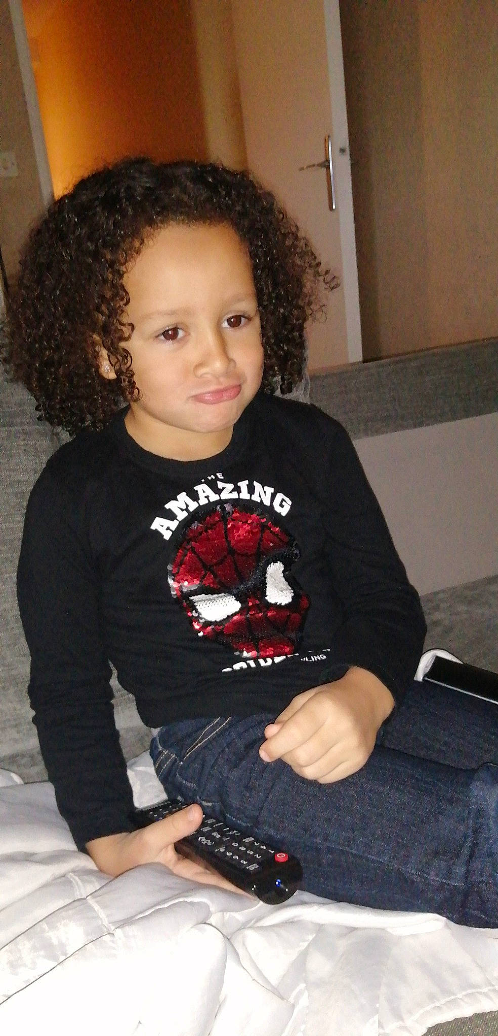 Yonley participe au concours pour gagner de l'argent avec cette photo : arm, baby_toddler_clothing, black, cheek, chin, eye, face, hair, hairstyle, head, human_body, joint, lip, neck, organ, outerwear, person, shoulder, skin, sleeve