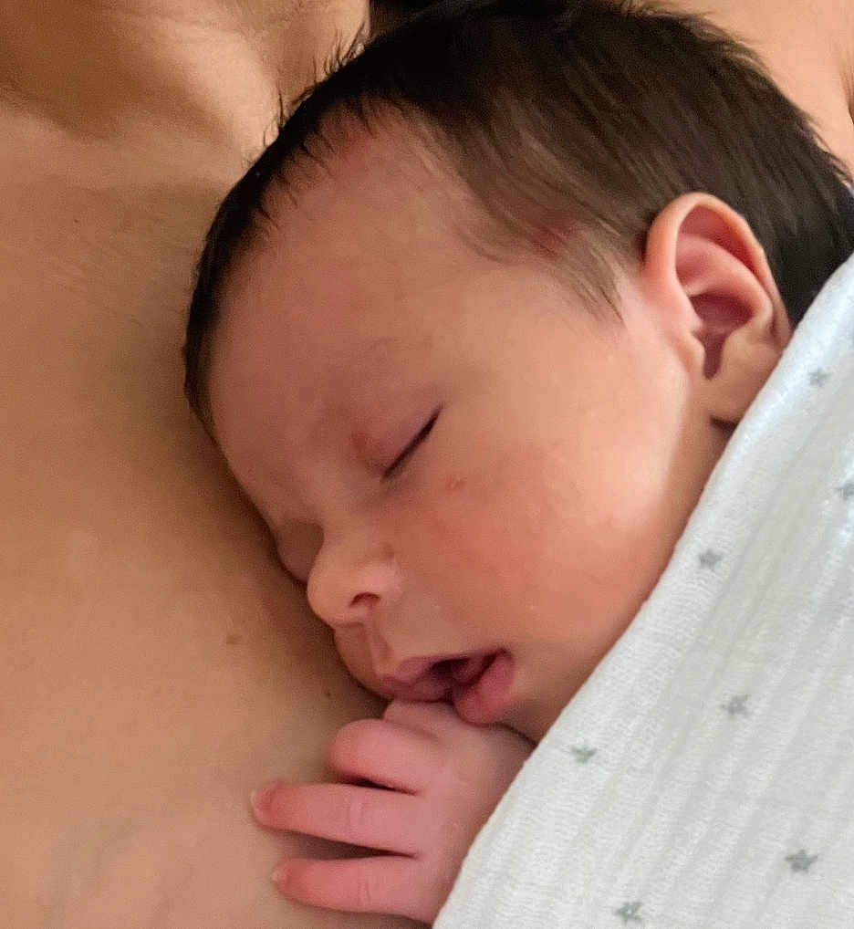 Lenny participe au concours pour gagner de l'argent avec cette photo : newborn, baby, sleeping, face, hand, blanket, skin, closeup, peaceful, infant, rest, young, cute, portrait, human, child, soft, warm, comfort, cozy