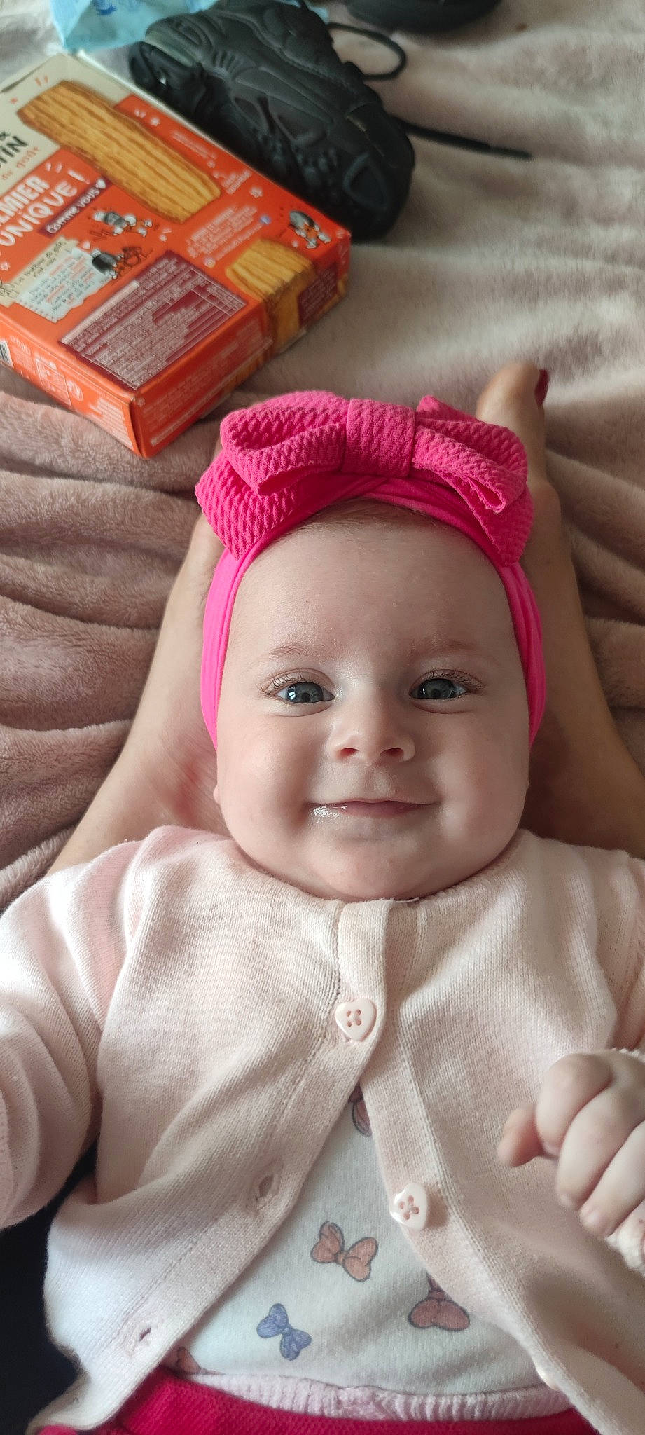 Gabriela a rejoint le concours — aidez-le/la à gagner de superbes lots ! baby, cap, cheek, chin, comfort, eye, eyebrow, eyelash, happy, head, headgear, headwear, iris, joy, lip, nose, person, pink, skin, sleeve