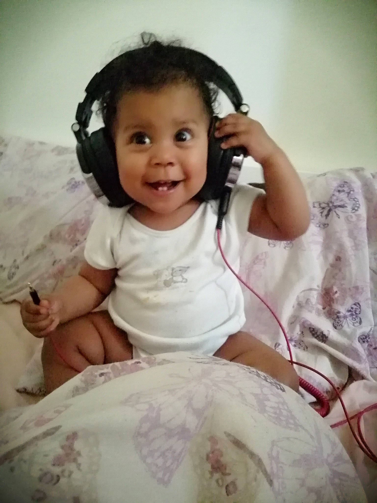 Ellizza joined the competition — help win amazing prizes! audio_equipment, baby, beauty, cheek, child, cool, ear, eye, eyebrow, face, forehead, hair, hair_accessory, hairstyle, head, iris, joy, person, skin, smile