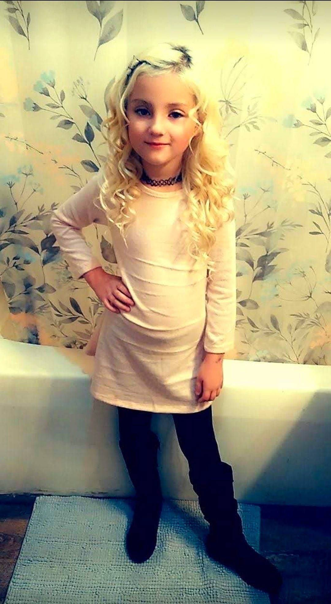 Tandalah joined the competition — help win amazing prizes! arm, cool, eye, face, fashion_design, fashion_model, flash_photography, flooring, hair, happy, head, human_leg, jewellery, knee, leg, long_hair, person, sleeve, thigh, waist