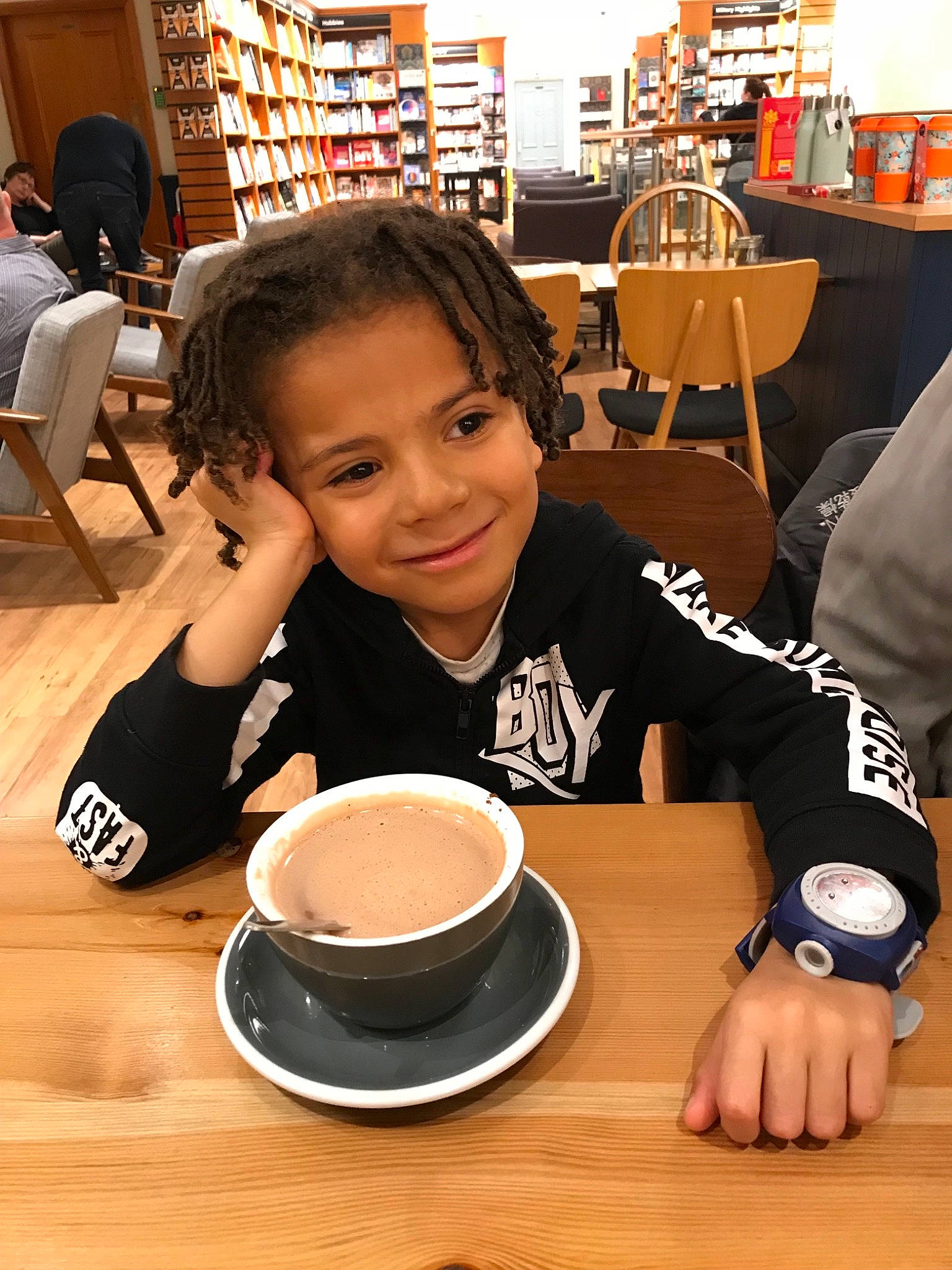 Fabian is registered to the contest to win money with this photo: coffee, cuisine, drink, food, joy, person