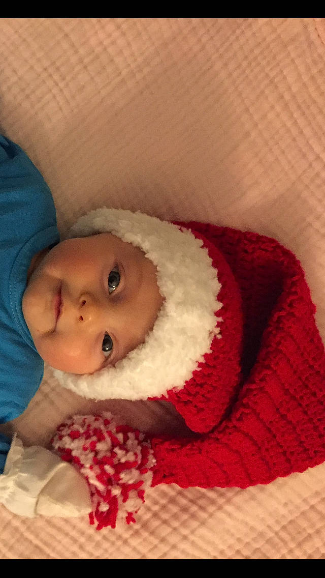 Octavia a rejoint le concours — aidez-le/la à gagner de superbes lots ! baby, baby_sleeping, baby_toddler_clothing, cap, cheek, child, comfort, eye, eyelash, headgear, headwear, human_body, iris, linens, lip, mouth, nose, person, skin, sleeve