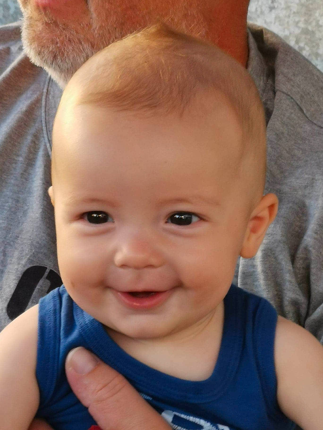 Noëh participe au concours pour gagner de l'argent avec cette photo : baby, blond, blue, cheek, child, chin, close_up, ear, eye, eyebrow, face, facial_expression, forehead, hair, head, joy, lip, nose, organ, person