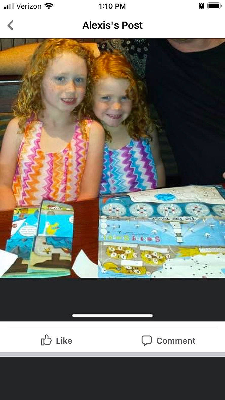 Alexis is registered to the contest to win money with this photo: beauty, child, communication_device, display_device, electronic_device, event, facial_expression, font, fun, gadget, hair, happy, joy, mobile_device, mobile_phone, person, portable_communications_device, screenshot, smile, t_shirt