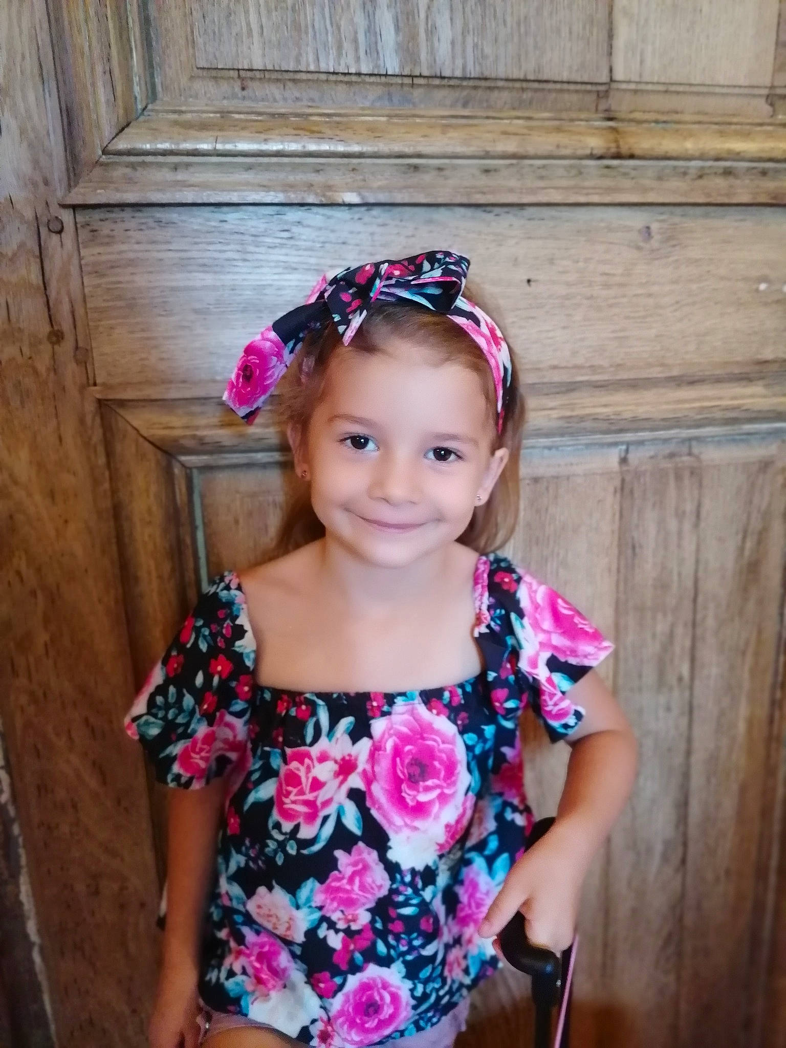 Rosa participe au concours pour gagner de l'argent avec cette photo : baby_toddler_clothing, child, child_model, clothing, dress, fashion_accessory, hair_accessory, headband, headgear, headpiece, joy, magenta, pattern, person, pink, textile, toddler