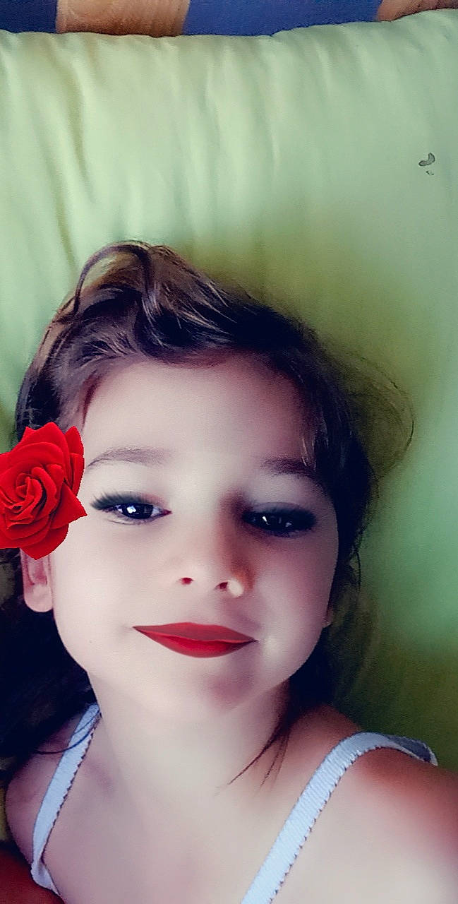 Rosa participe au concours pour gagner de l'argent avec cette photo : cheek, chin, ear, eye, eyebrow, eyelash, face, flash_photography, forehead, hair, head, jaw, joy, lip, lipstick, mouth, neck, nose, person, shoulder