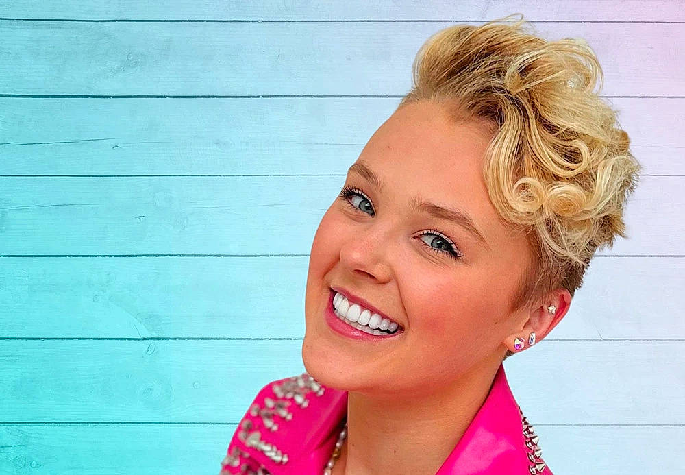 Fionaa joined the competition — help win amazing prizes! dress, ear, earrings, electric_blue, eyebrow, eyelash, eyewear, face, hair, happy, iris, jaw, jewellery, joy, lip, lipstick, makeover, nose, person, pink