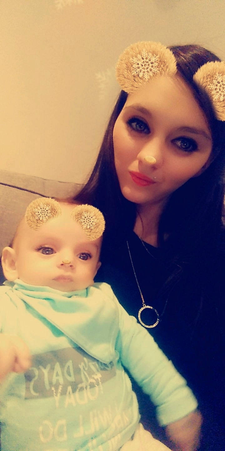 Lymeo participe au concours pour gagner de l'argent avec cette photo : child, doll, ear, eye, eyebrow, fashion_accessory, forehead, girl, hair_accessory, head, headband, headgear, headpiece, human_hair_color, iris, person, product, skin, toddler