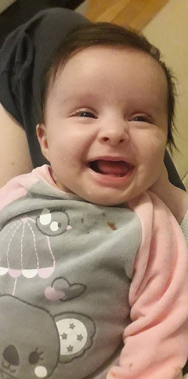 Shanna participe au concours pour gagner de l'argent avec cette photo : baby, baby_laughing, baby_making_funny_faces, cheek, child, chin, eye, eyebrow, face, facial_expression, forehead, happy, head, laugh, lip, mouth, nose, person, skin, smile