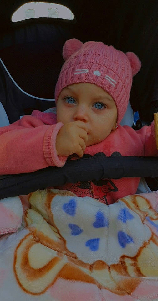 Rukaya participe au concours pour gagner de l'argent avec cette photo : baby, bonnet, cheek, child, headgear, headwear, person, pink, skin, toddler